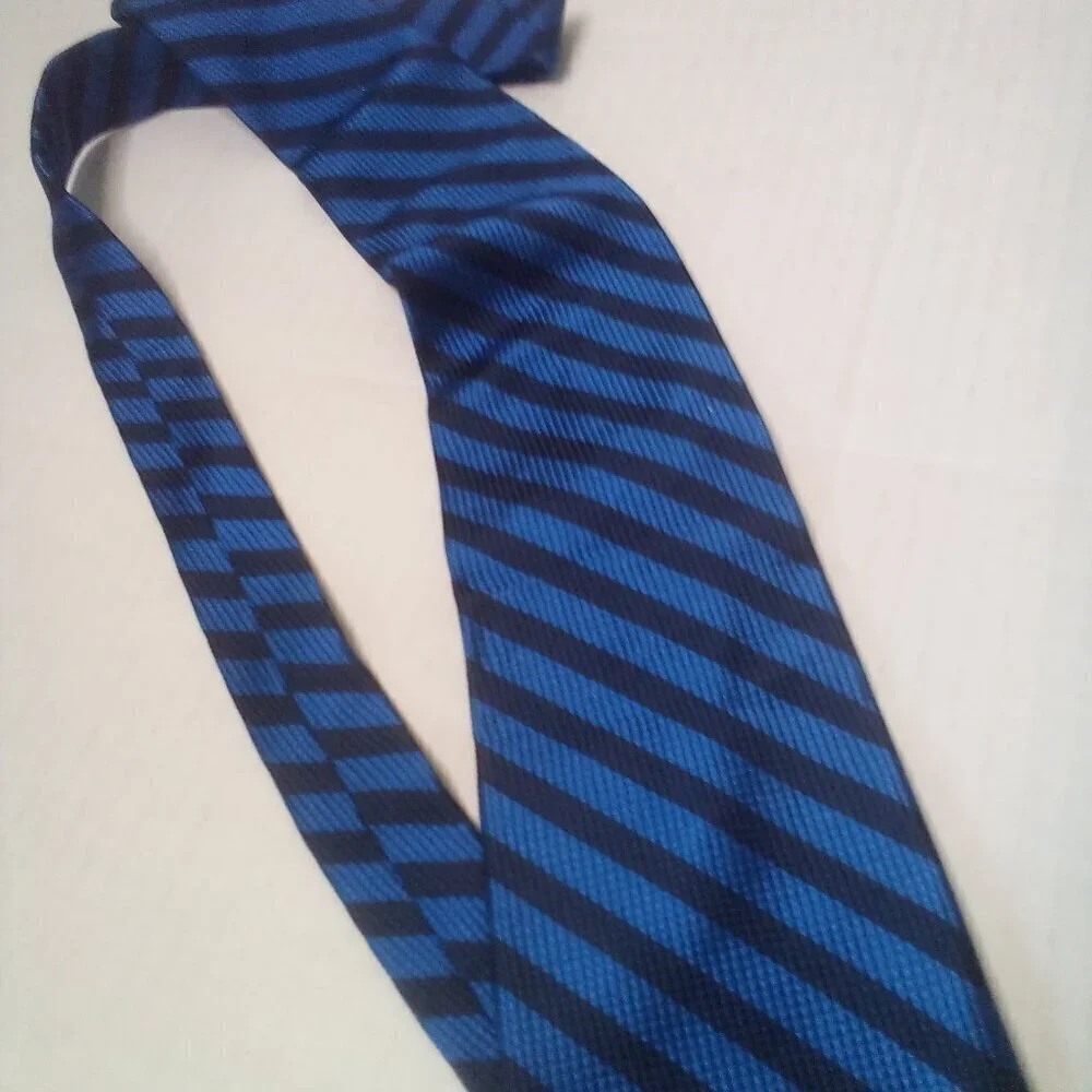 Meeting Street Tie Necktie 100% Silk Stripe Blue Black